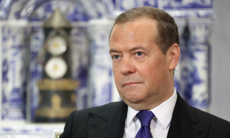 Медведев нахъсва Русия да се откаже от "толерантното си отношение" към членство на Украйна в ЕС